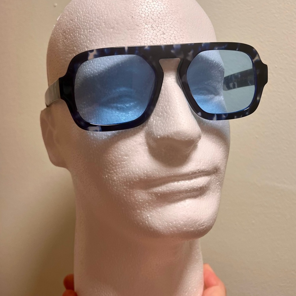 Elisa Johnson Jane in Blue Tortoise Sunglasses